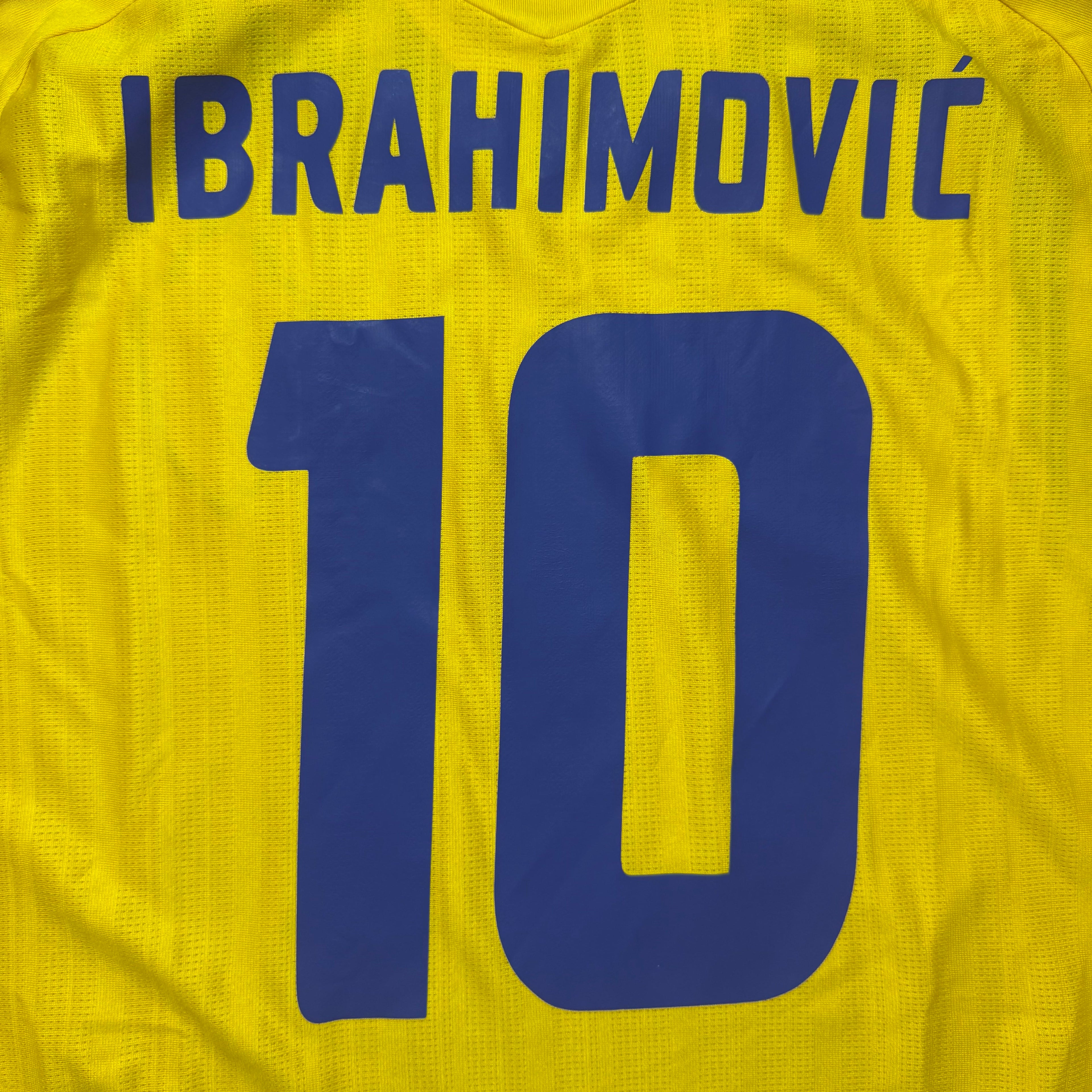 Sweden Home Shirt Euro 2008 (M) Ibrahimovic 10
