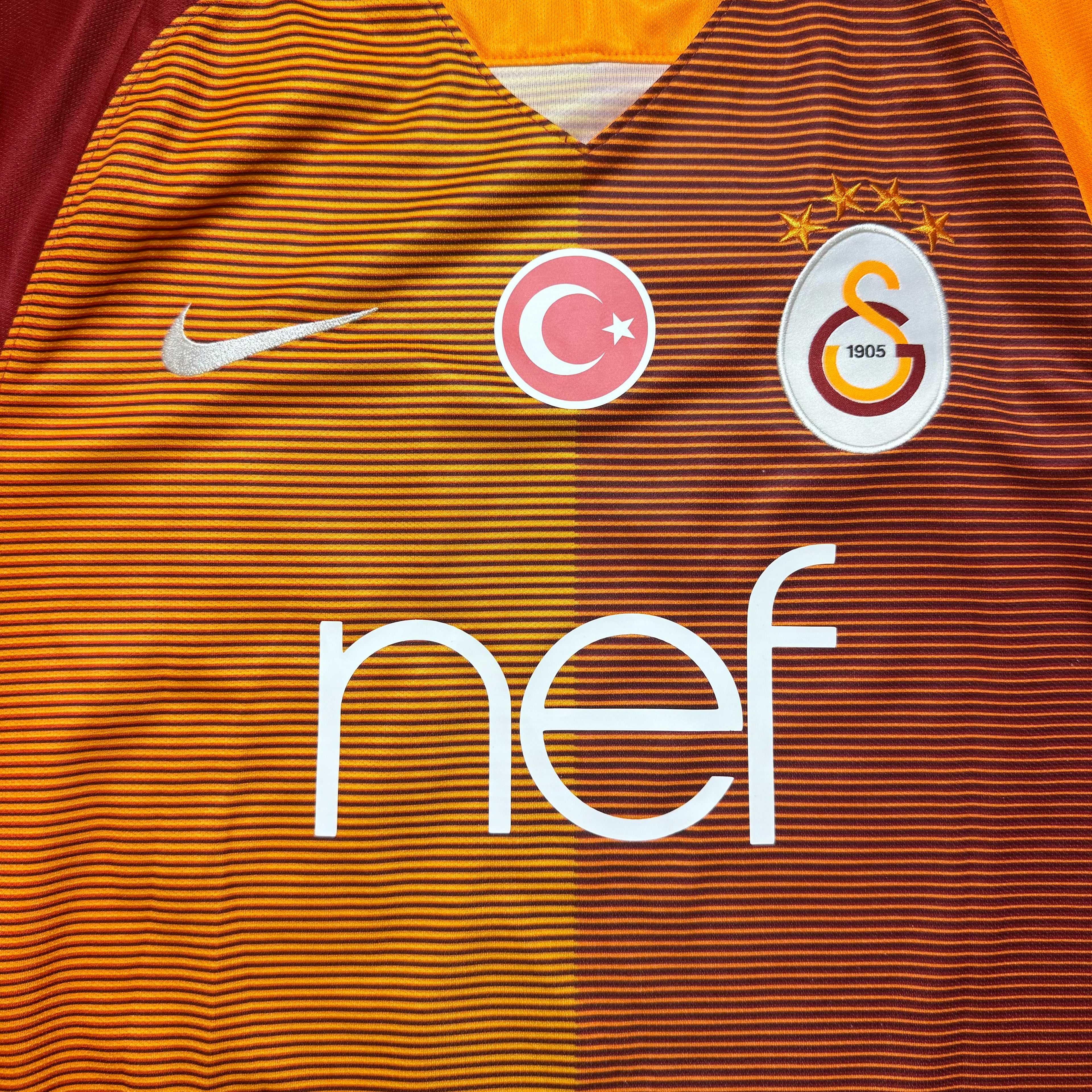 Galatasaray Home Shirt 2016 - 2017 (M) Sneijder 10