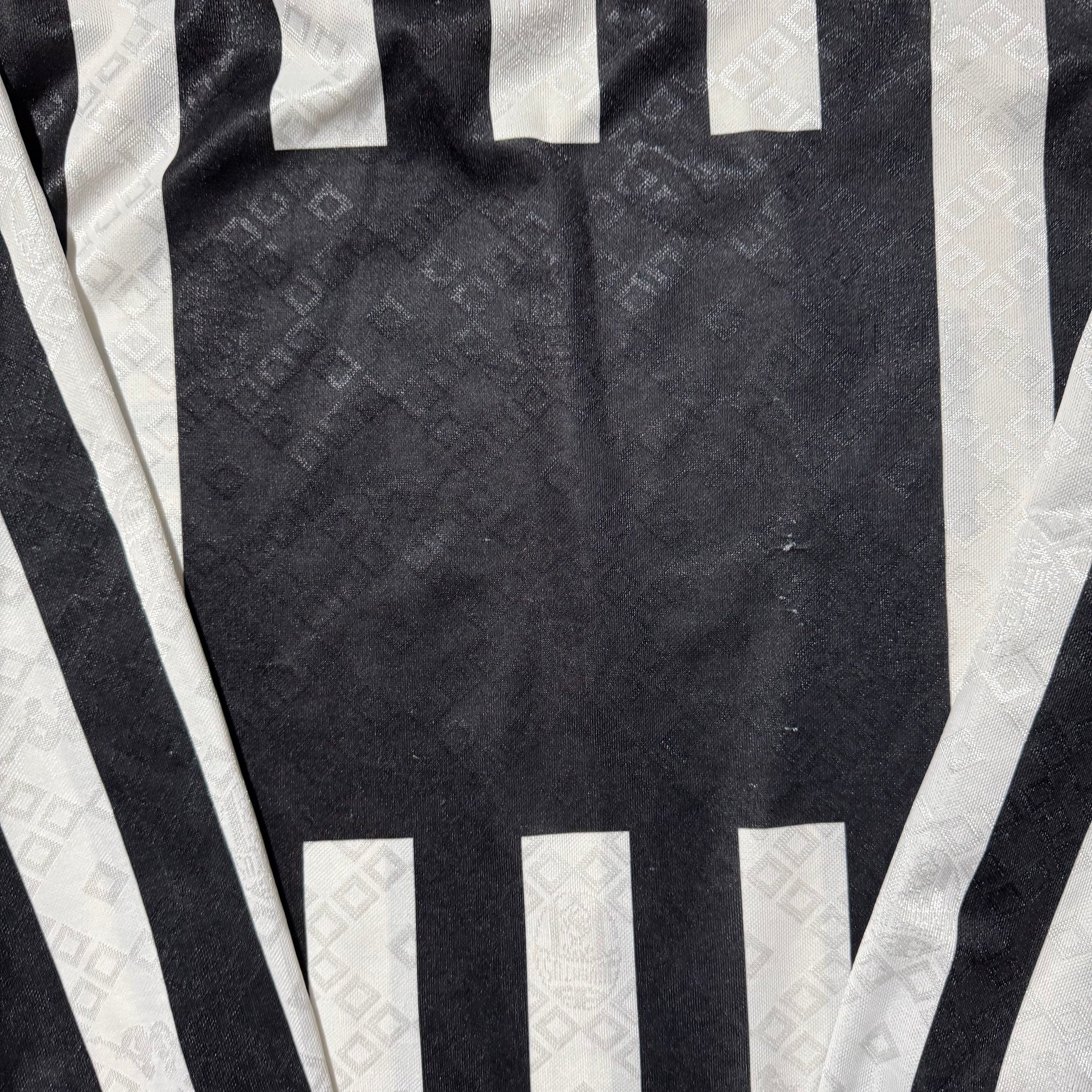 Juventus Home Shirt 1992 - 1993 (L) Player Spec