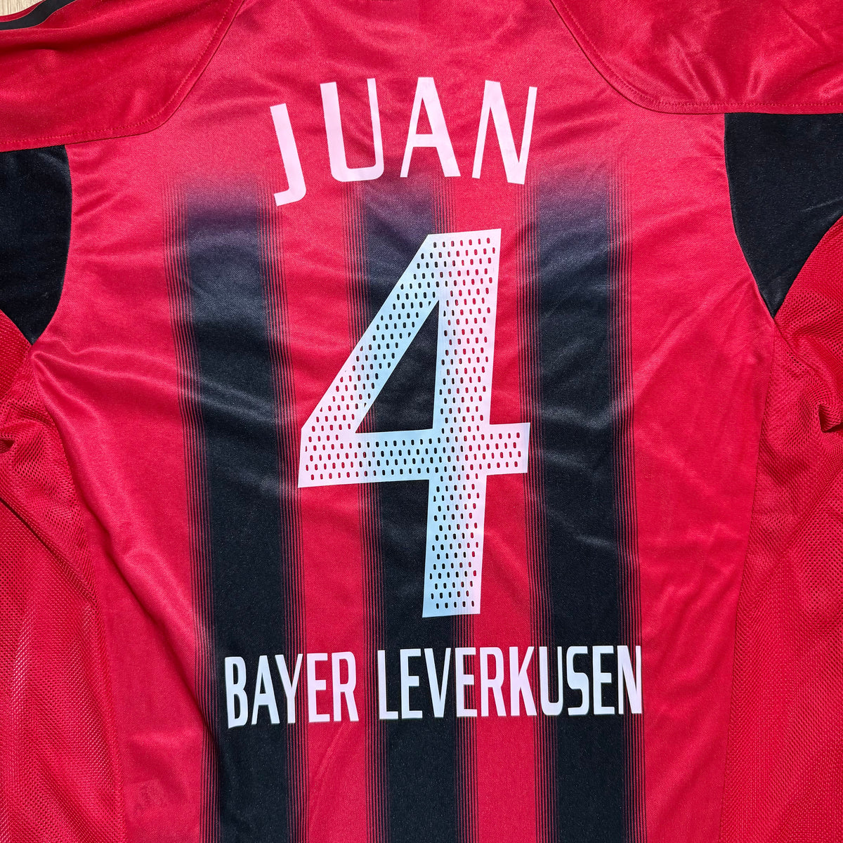 Bayer Leverkusen Home Shirt 2004 - 2006 (L) Juan 4