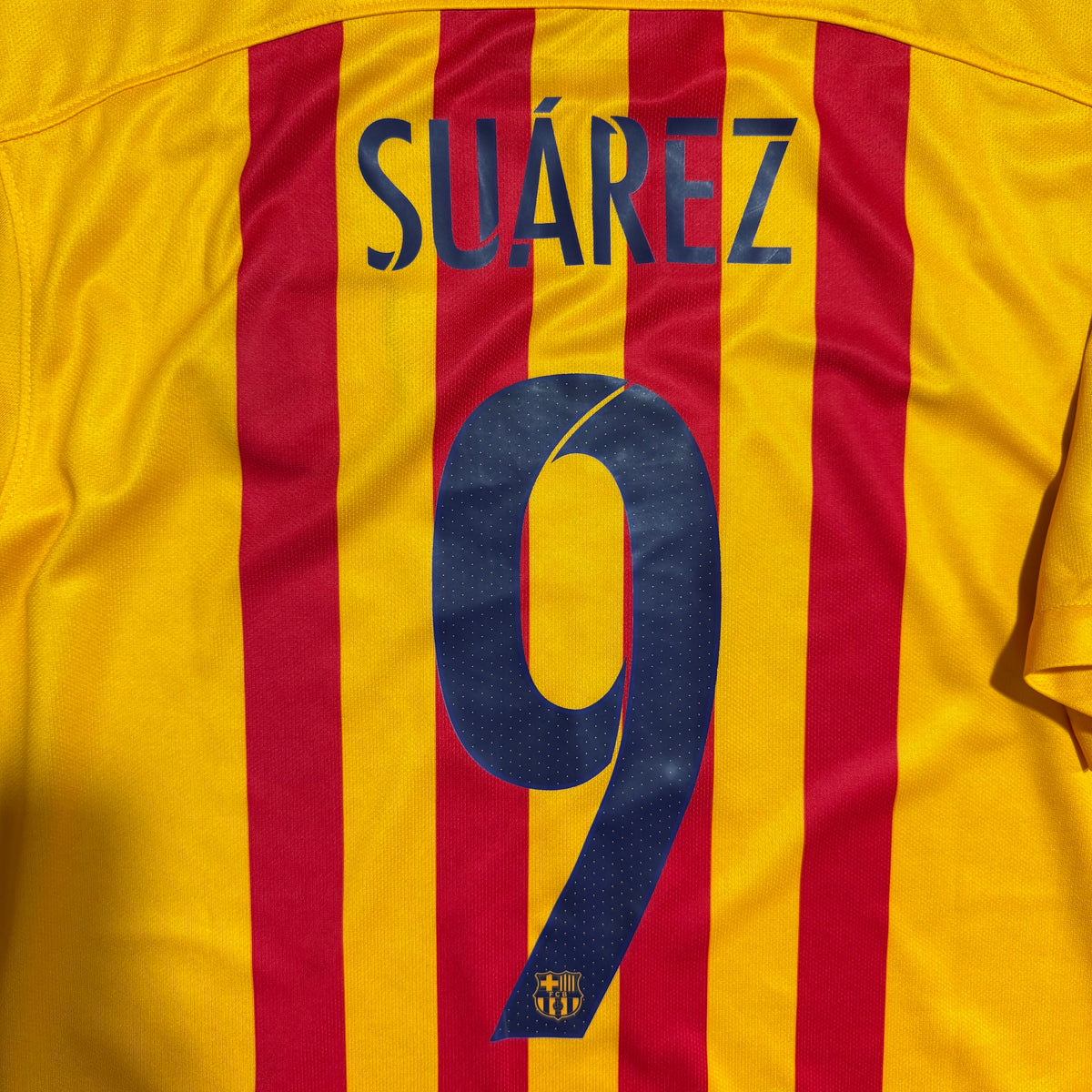 Barcelona Away Shirt 2015 - 2016 (M) Suarez 9