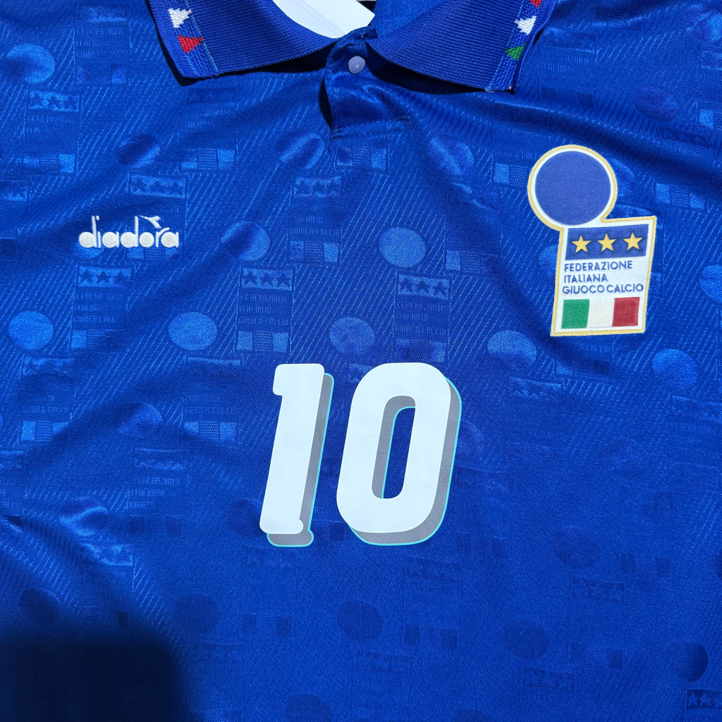 Italy Home Shirt 1994 - 1995 (L) Baggio 10